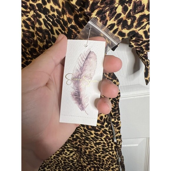 Jessica Simpson Leopard Print V- Neck Dress Size Medium NWT - Picture 5 of 14